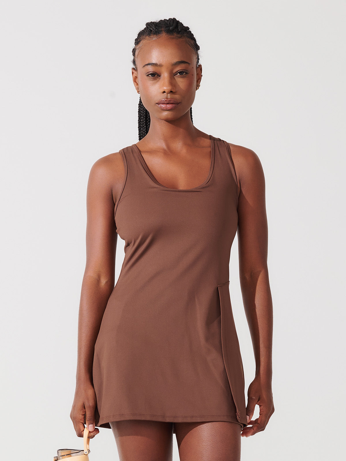 Vestido com Detalhe em Sobreposição e Shorts Interno Marrom Café